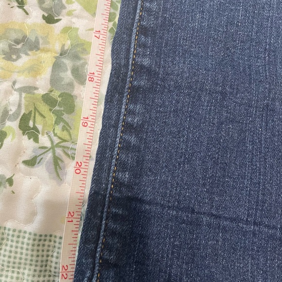 Like new America Eagle Capri size 4R - Picture 3 of 5